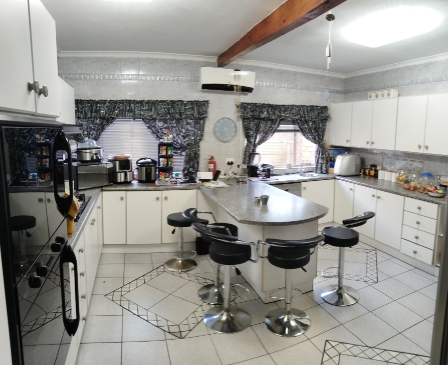 4 Bedroom Property for Sale in Bothasrus Eastern Cape